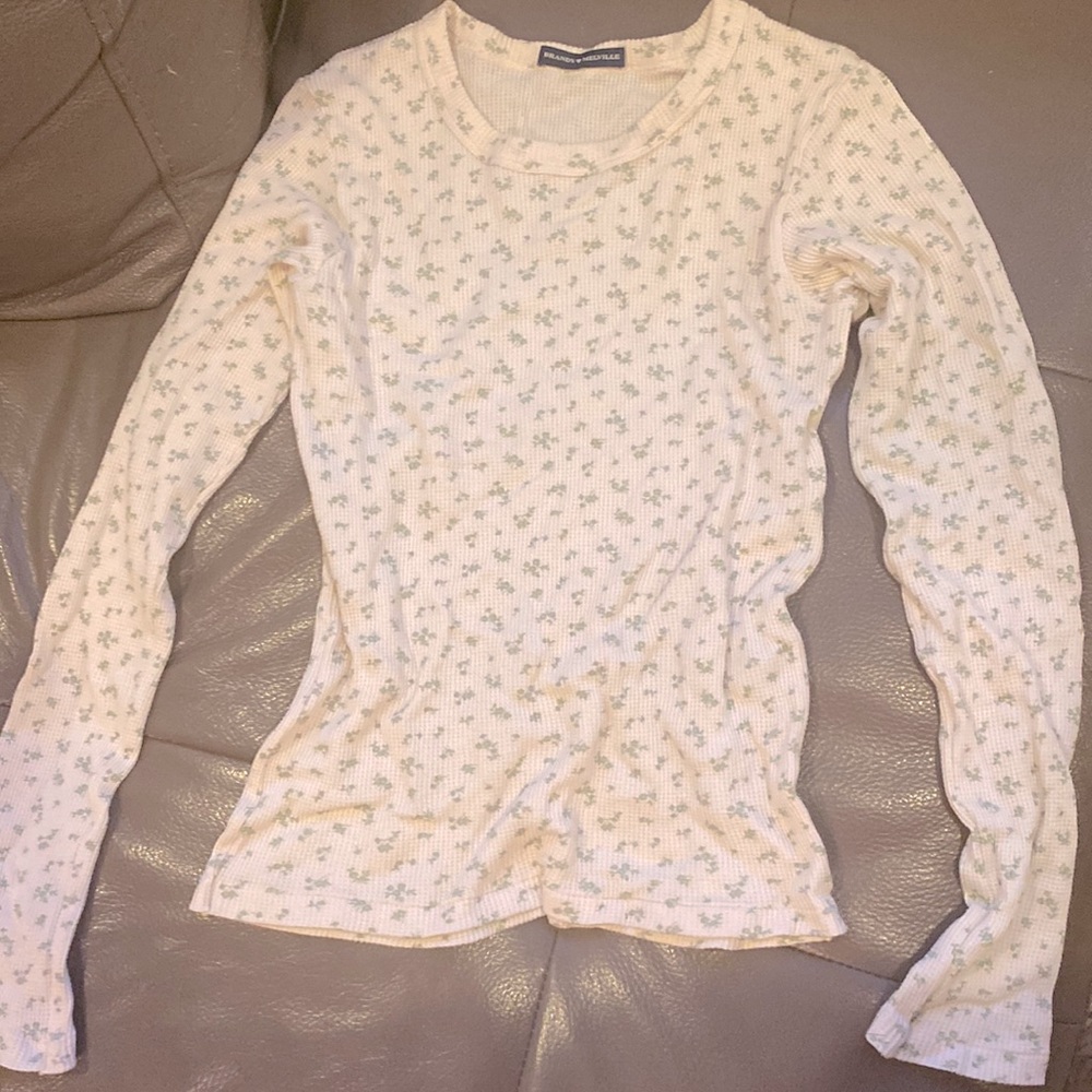 Brandy Melville long sleeve shirt